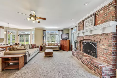 17 W231 Hillside Ln, Willowbrook, IL 60527 photo 12