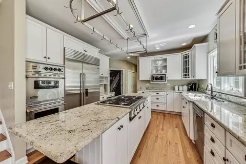 17 W231 Hillside Ln, Willowbrook, IL 60527 photo 20
