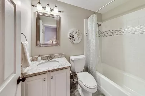 17 W231 Hillside Ln, Willowbrook, IL 60527 photo 45