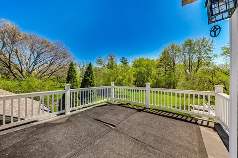 17 W231 Hillside Ln, Willowbrook, IL 60527 photo 32