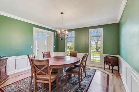 17 W231 Hillside Ln, Willowbrook, IL 60527 photo 6