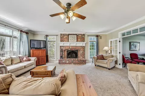17 W231 Hillside Ln, Willowbrook, IL 60527 photo 13