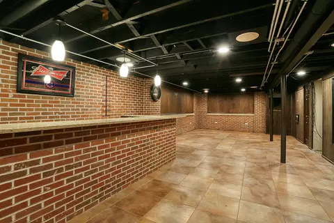 325 E 17th St, Lockport, IL 60441 photo 8