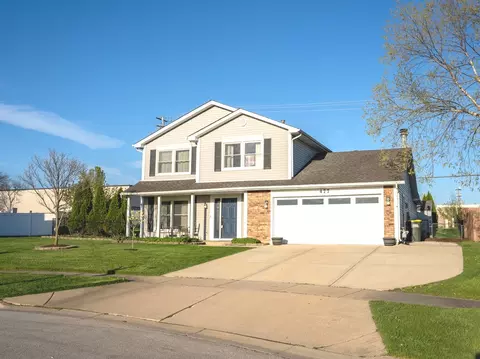 477 Blackhawk Dr, Carol Stream, IL 60188