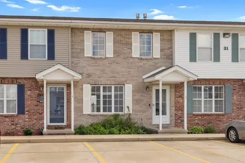 31 Fetzer Ct #3, Bloomington, IL 61704