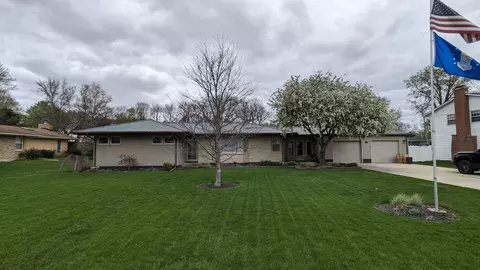 1303 Douglas Ter, Dixon, IL 61021