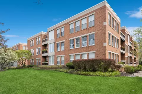 1925 Lake Ave #317, Wilmette, IL 60091