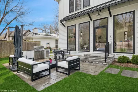Exterior - 373 Bluff St, Glencoe, IL 60022 photo 3 of 4