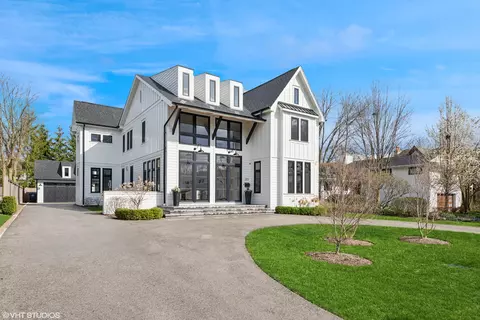 373 Bluff St, Glencoe, IL 60022