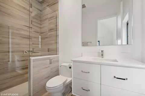 Bath - 373 Bluff St, Glencoe, IL 60022 photo 5 of 7