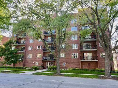 820 Graceland Ave #304, Des Plaines, IL 60016