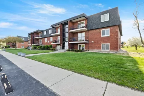 17004 Novak Dr #203, Hazel Crest, IL 60429
