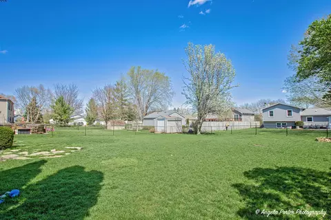 Exterior - 1714 N Leonard Ave, Mchenry, IL 60050 photo 3 of 7