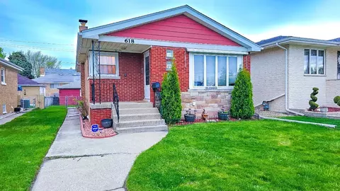 618 Memorial Dr, Calumet City, IL 60409