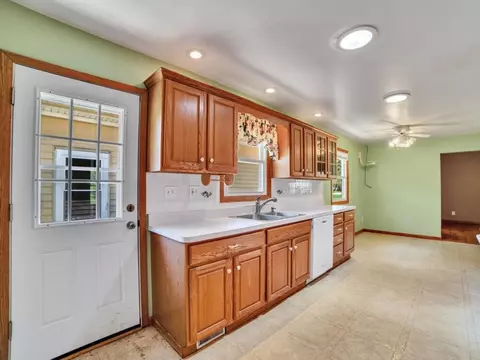 Kitchen - 23559 W Grinton Dr, Plainfield, IL 60586 photo 4 of 5