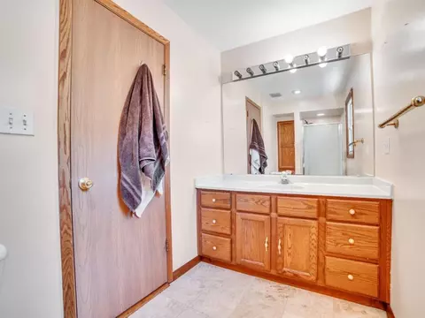 Bath - 23559 W Grinton Dr, Plainfield, IL 60586 photo 1 of 3