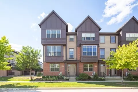 323 Aspen Pointe Rd, Vernon Hills, IL 60061