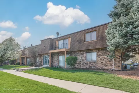 831 E Glenwood Lansing Rd #610, Glenwood, IL 60425