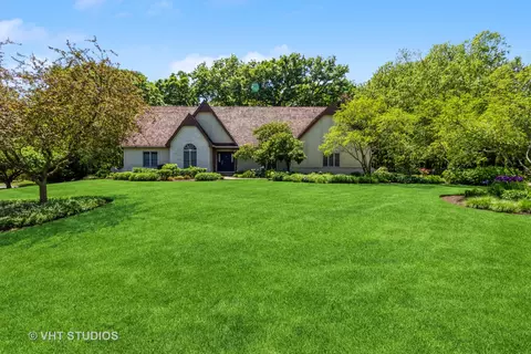 67 Oak Creek Dr, Yorkville, IL 60560