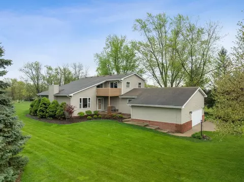 8505 Jeffrey Ct, Bloomington, IL 61705