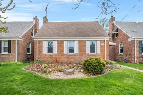 4220 Custer Ave, Brookfield, IL 60513