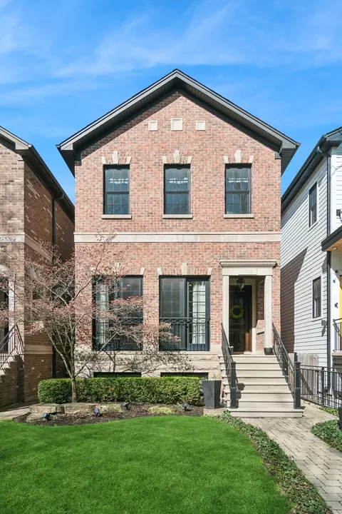 4632 N Paulina St, Chicago, IL 60640