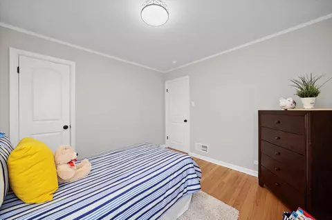 Bedroom - 2332 5th Ave, North Riverside, IL 60546 photo 2 of 4