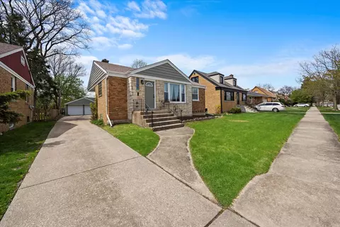 Exterior - 2332 5th Ave, North Riverside, IL 60546 photo 5 of 9