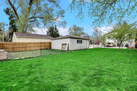 Exterior - 14608 Kolin Ave, Midlothian, IL 60445 photo 4 of 5