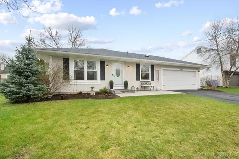 1549 Independence Ave, Saint Charles, IL 60174
