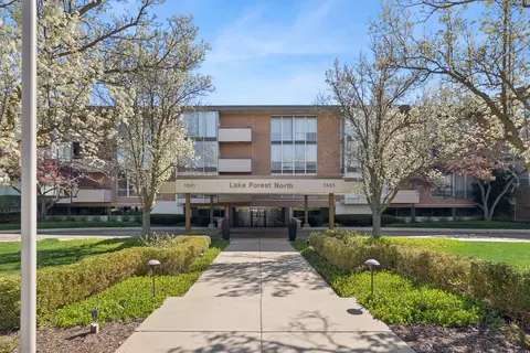 1301 N Western Ave #320, Lake Forest, IL 60045