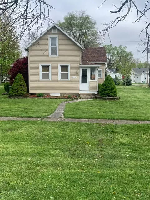 124 E Columbus St, Sibley, IL 61773