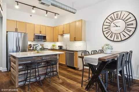 Kitchen - 901 W Madison St #919, Chicago, IL 60607 photo 4 of 5