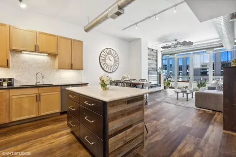 Kitchen - 901 W Madison St #919, Chicago, IL 60607 photo 1 of 5