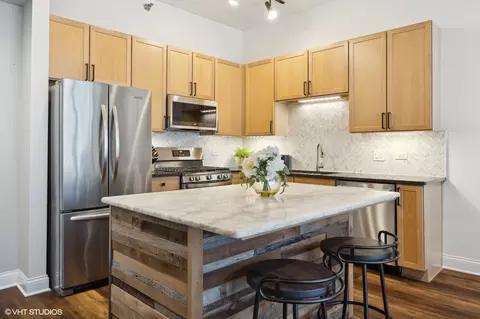 Kitchen - 901 W Madison St #919, Chicago, IL 60607 photo 2 of 5
