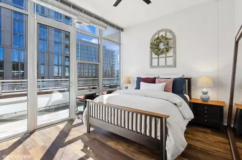 Bedroom - 901 W Madison St #919, Chicago, IL 60607 photo 3 of 5