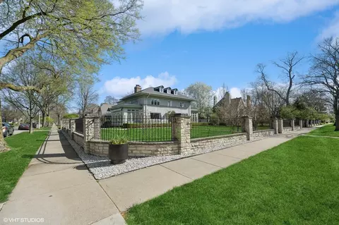 526 Augusta St, Oak Park, IL 60302