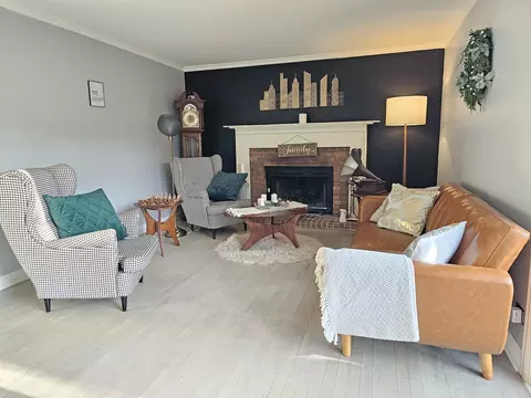Living - 249 Foxworth Ct, Aurora, IL 60502 photo 1 of 3