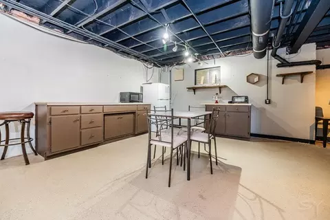 Kitchen - 285 Hunters Dr, Beecher, IL 60401 photo 4 of 4