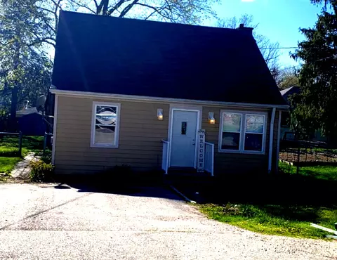 38276 N 5th Ave, Spring Grove, IL 60081
