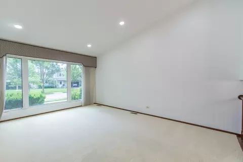 Living - 870 Tanglewood Dr, Wheeling, IL 60090 photo 1 of 4