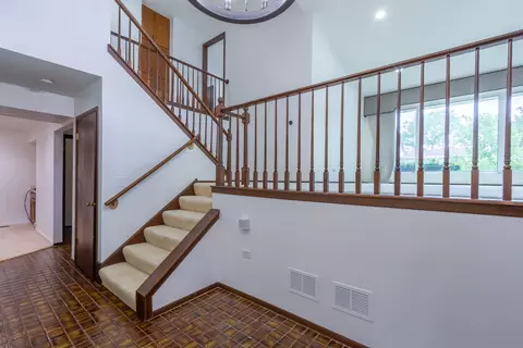 Entry Way - 870 Tanglewood Dr, Wheeling, IL 60090 photo 1 of 1