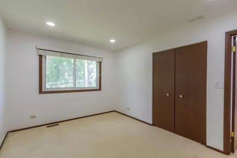Bedroom - 870 Tanglewood Dr, Wheeling, IL 60090 photo 4 of 4
