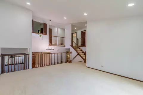 Living - 870 Tanglewood Dr, Wheeling, IL 60090 photo 2 of 4