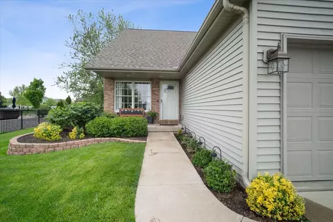 1728 Sunrise Pt, Normal, IL 61761 photo 3