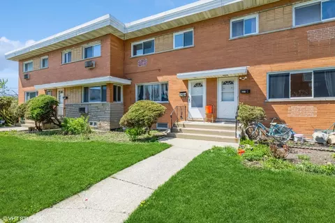 8671 Josephine St #D, Des Plaines, IL 60016