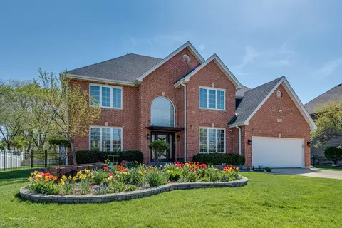 4327 Carl Dr, Lisle, IL 60532