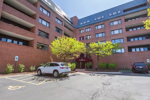 101 Summit Ave #514, Park Ridge, IL 60068