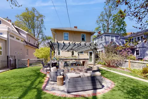 Exterior - 611 Monroe Ave, River Forest, IL 60305 photo 11 of 13