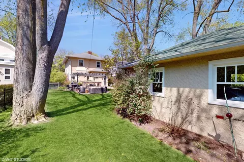 Exterior - 611 Monroe Ave, River Forest, IL 60305 photo 12 of 13